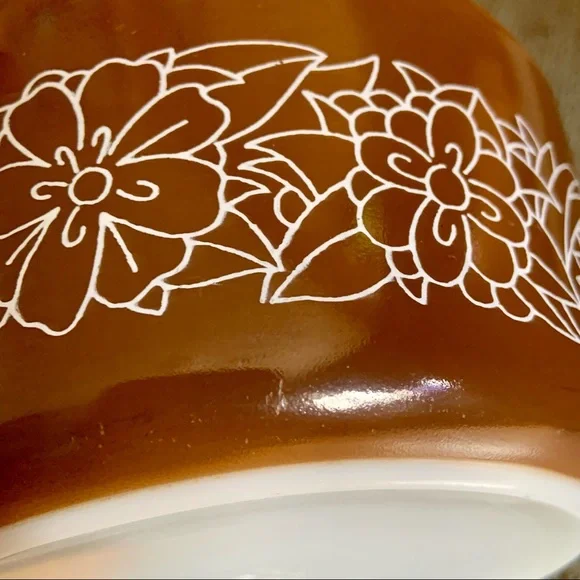 PYREX Vintage Round Woodland Brown 474-B 1.5 QT Cinderella Casserole NO LID - Picture 9 of 10